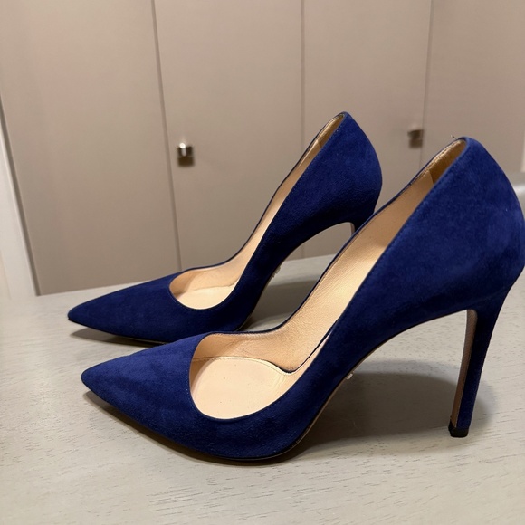 PRADA (37) Electric Suede Blue - Toe-Cleavage Pumps - Picture 4 of 7